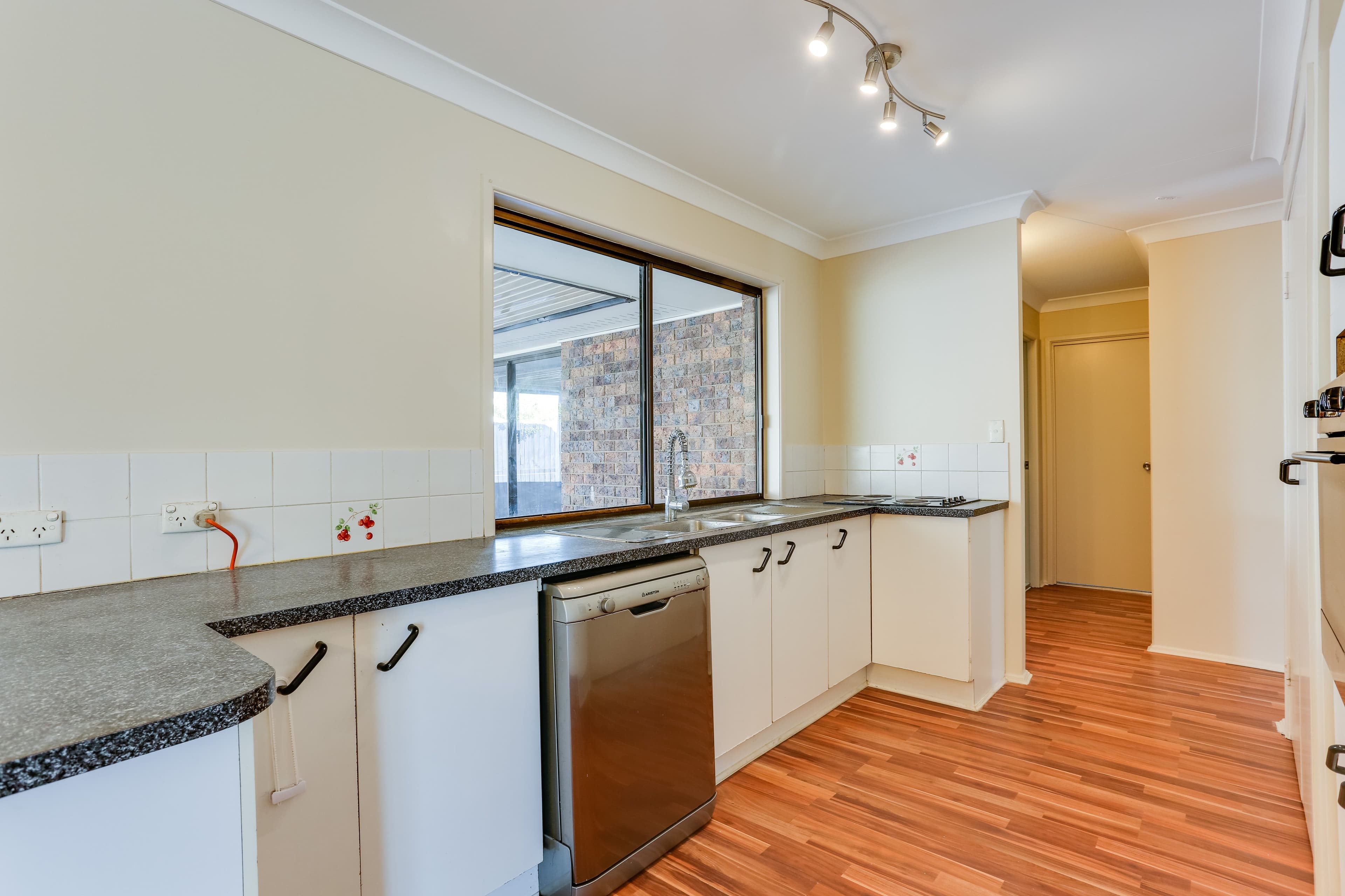 40 Henty Drive, Redbank Plains QLD 4301, Redbank Plains - Thumbnail 5
