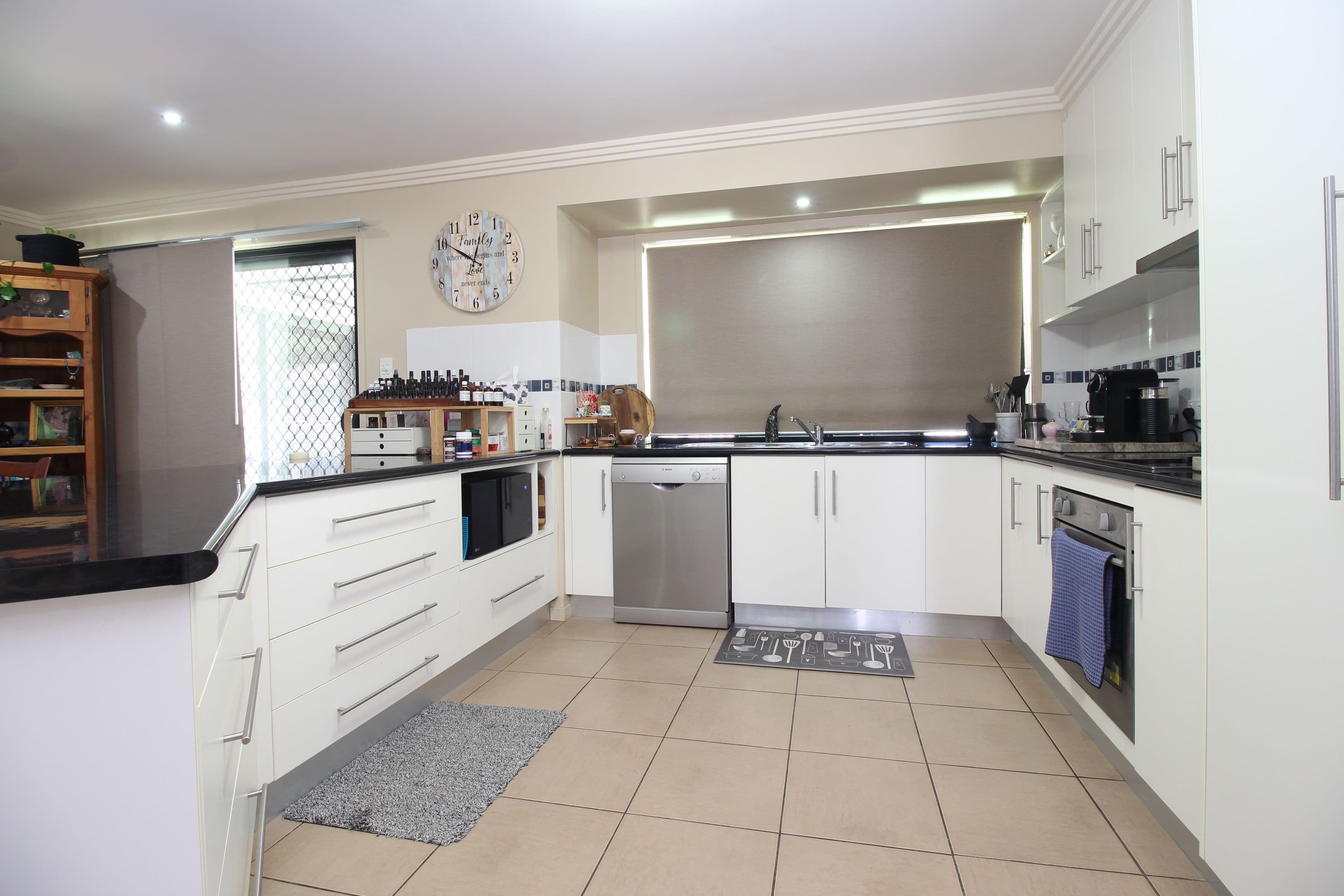 16 Brokenwood Street, Emerald QLD 4720, Emerald - Thumbnail 5