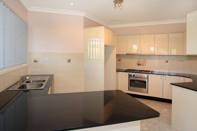 11 Flint Close, WEST HOXTON NSW 2171, West Hoxton - Thumbnail 3