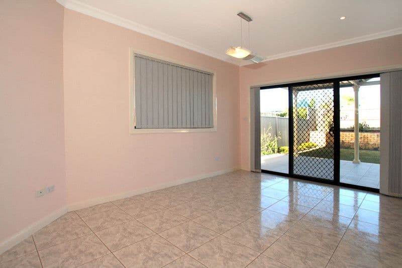 11 Flint Close, WEST HOXTON NSW 2171, West Hoxton - Thumbnail 4
