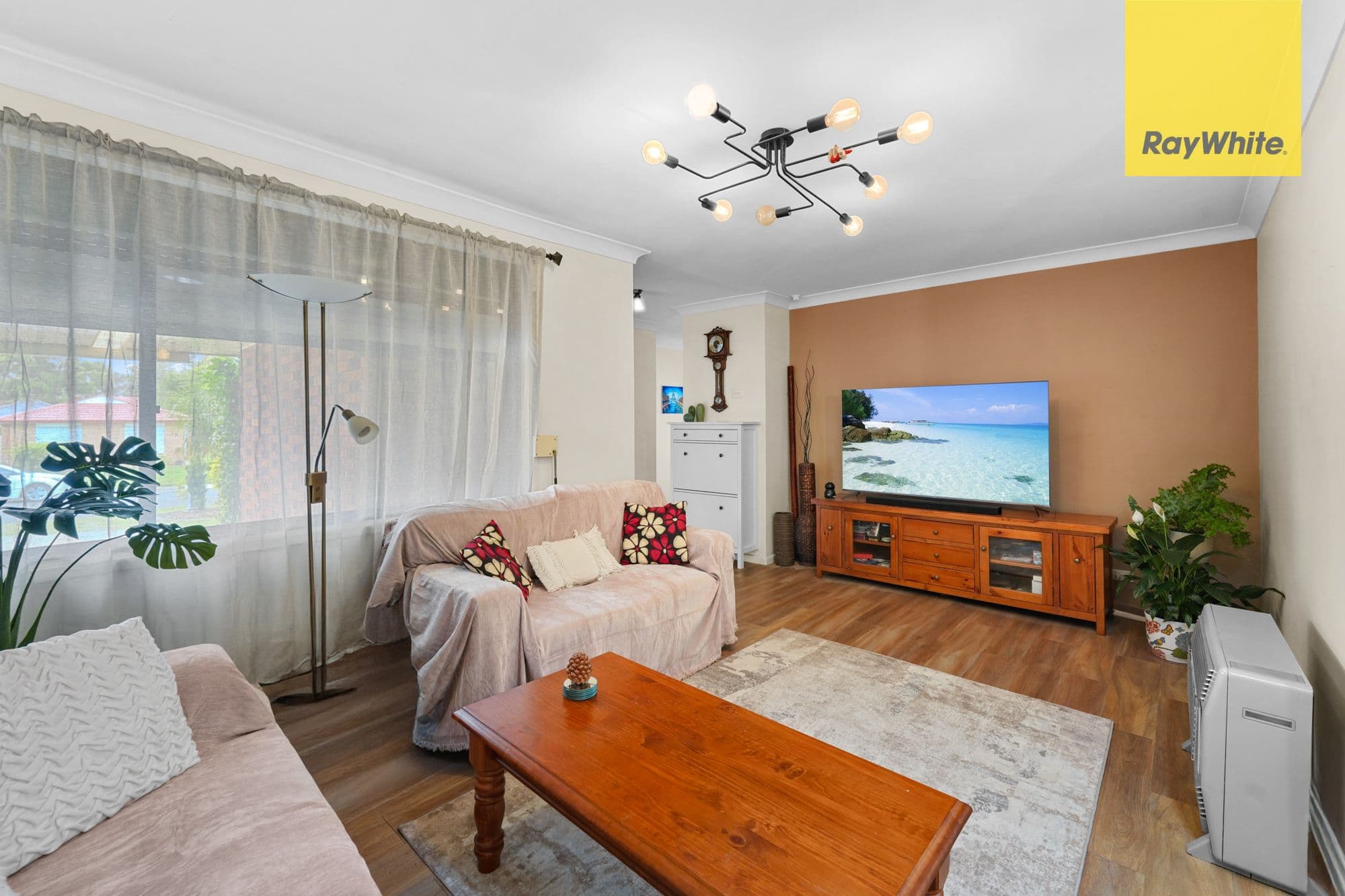 115/569-571 The Esplanade, Urangan, Hebersham - Thumbnail 2