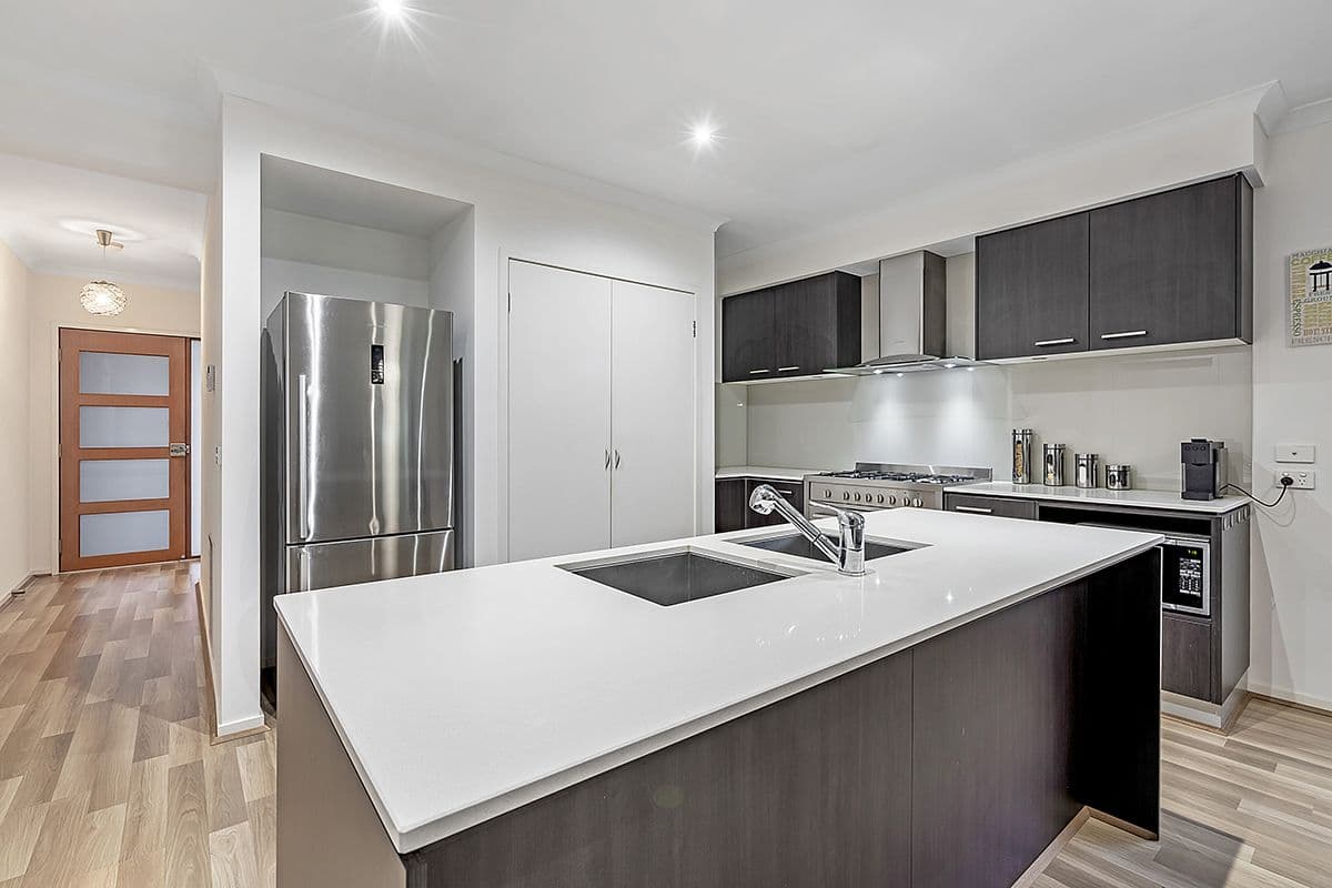 3 Woodgrove Street, Craigieburn VIC 3064, Craigieburn - Thumbnail 5