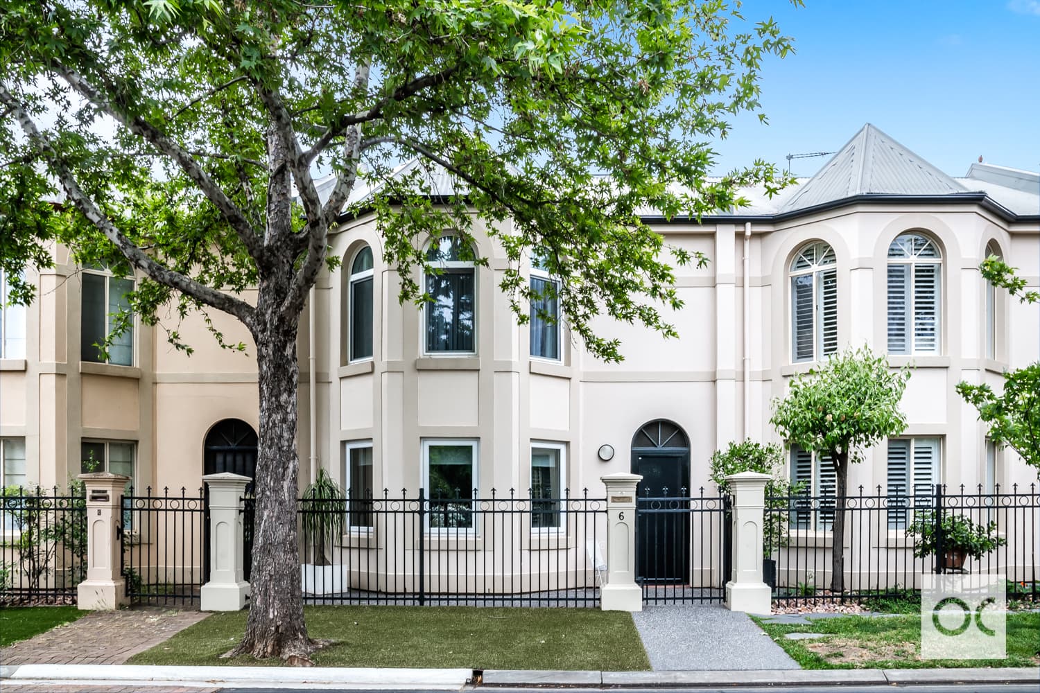6 Farrow Place, Mile End - Image 1