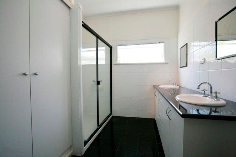 24 Ninth Avenue, RAILWAY ESTATE QLD 4810, Railway Estate - Thumbnail 5