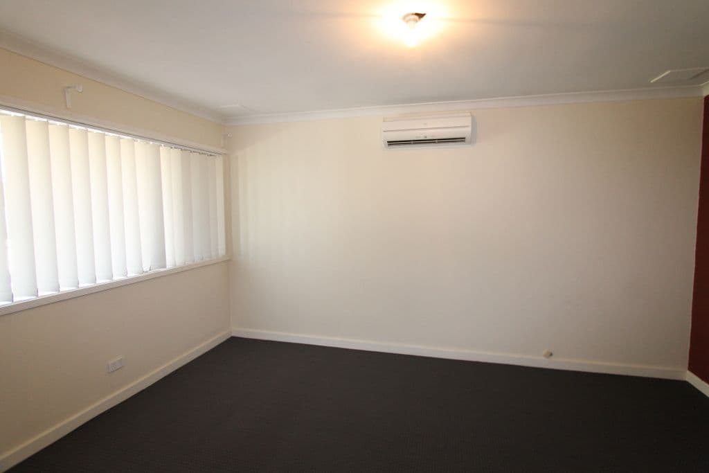 65 Hainsworth Avenue, Girrawheen WA 6064, Girrawheen - Thumbnail 6