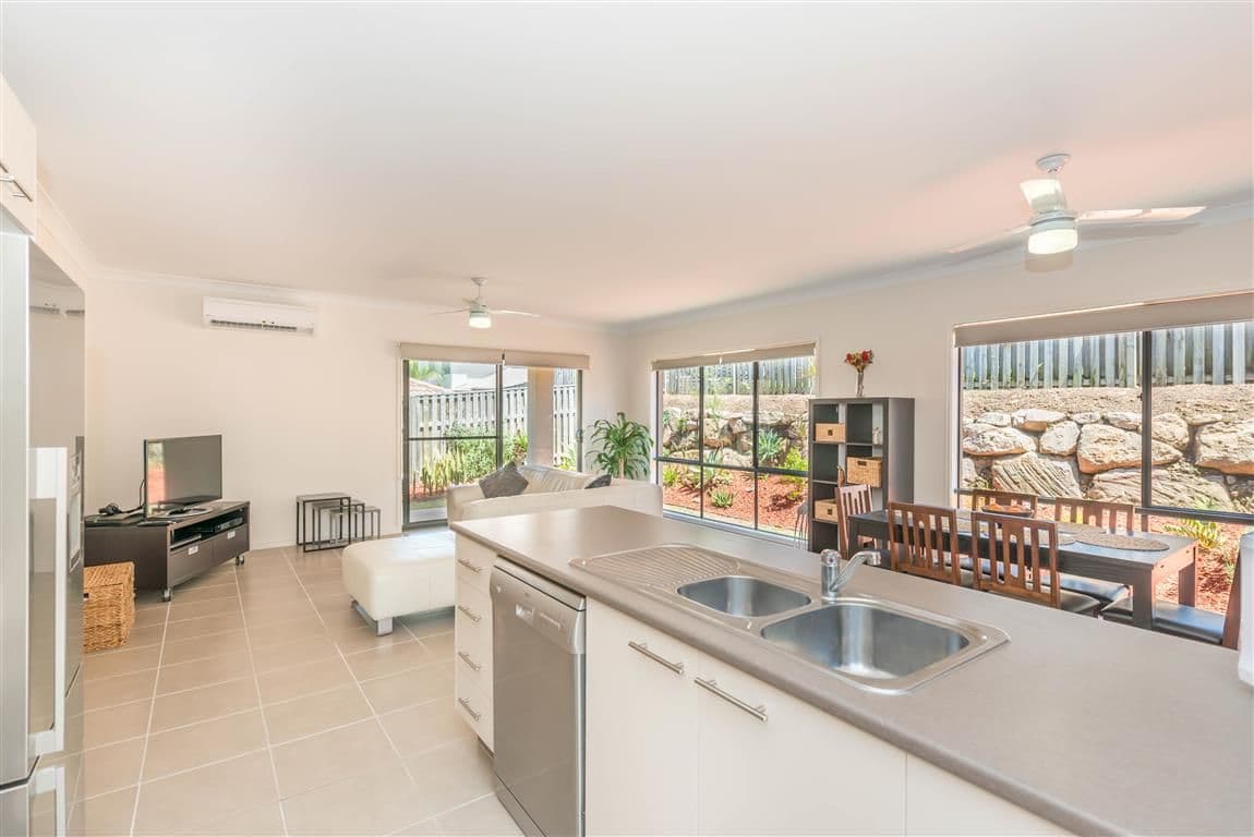 25 Barradeen Circuit, Pacific Pines QLD 4211, Pacific Pines - Thumbnail 3
