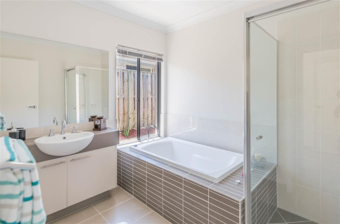 25 Barradeen Circuit, Pacific Pines QLD 4211, Pacific Pines - Thumbnail 7