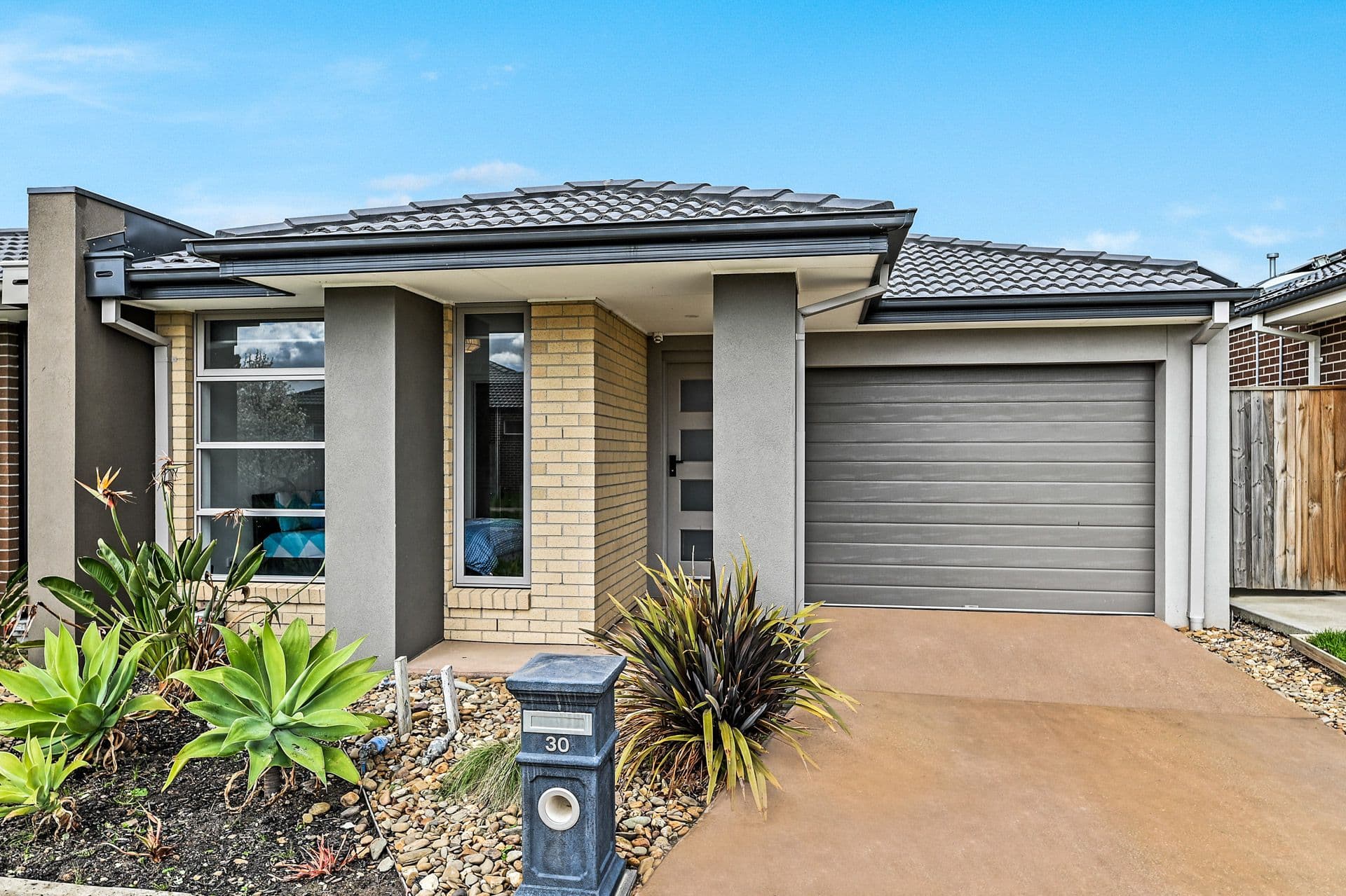 30 Jackwood Drive, Clyde North VIC 3978, Clyde North - Thumbnail 2