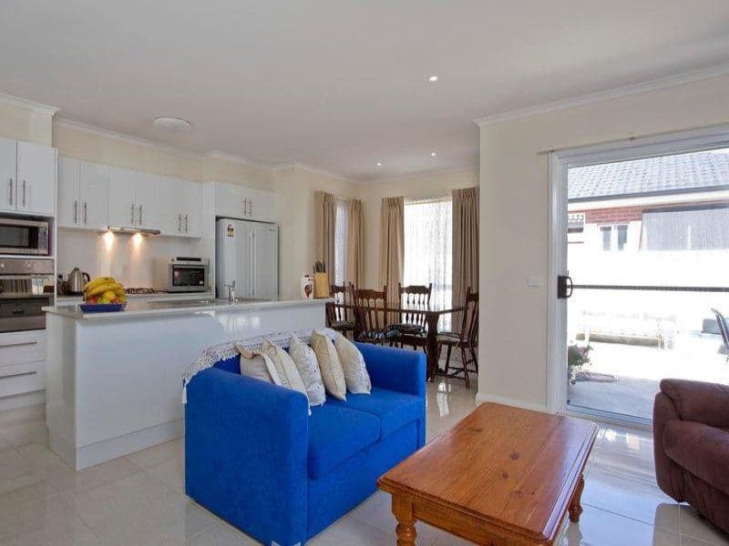 23 Hall Street, WHITE HILLS VIC 3550, White Hills - Thumbnail 2