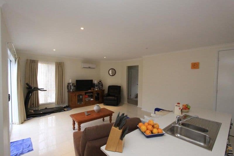 23 Hall Street, WHITE HILLS VIC 3550, White Hills - Thumbnail 4