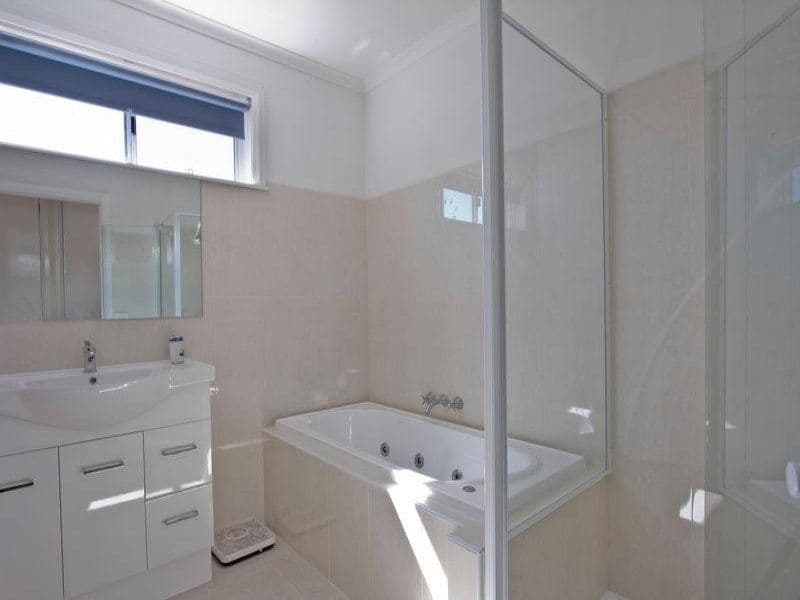 23 Hall Street, WHITE HILLS VIC 3550, White Hills - Thumbnail 6