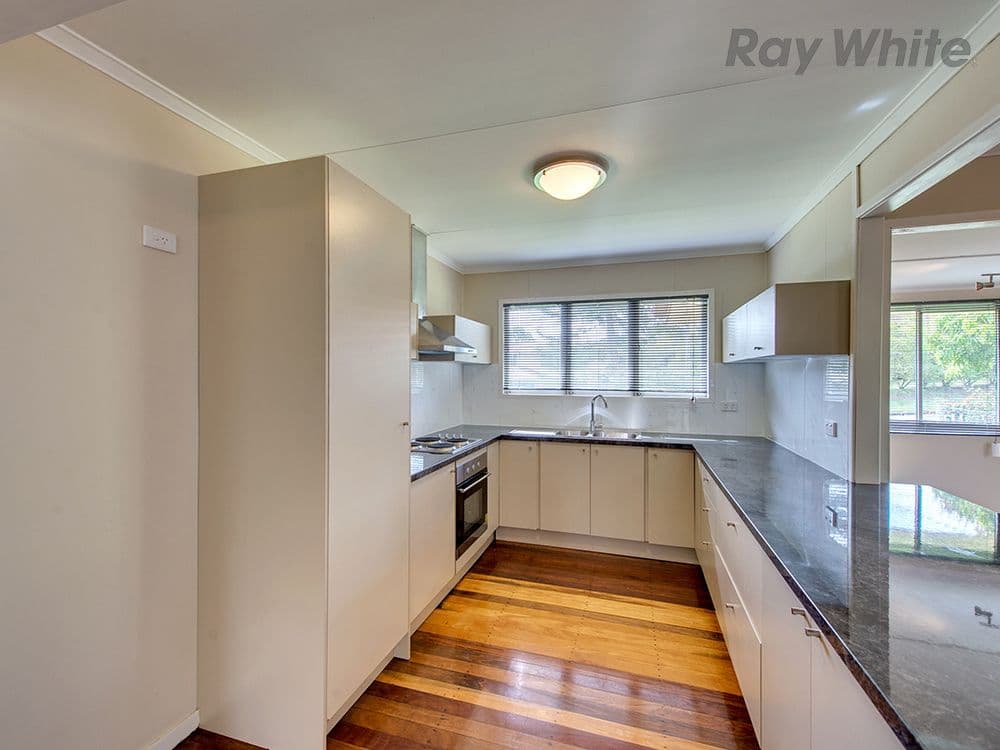 8 Hales Street, Riverview QLD 4303, Riverview - Thumbnail 2
