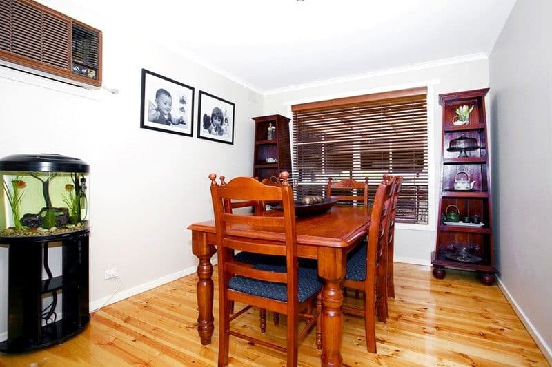 1  MELTON Grove, CROYDON VIC 3136, Croydon - Thumbnail 5