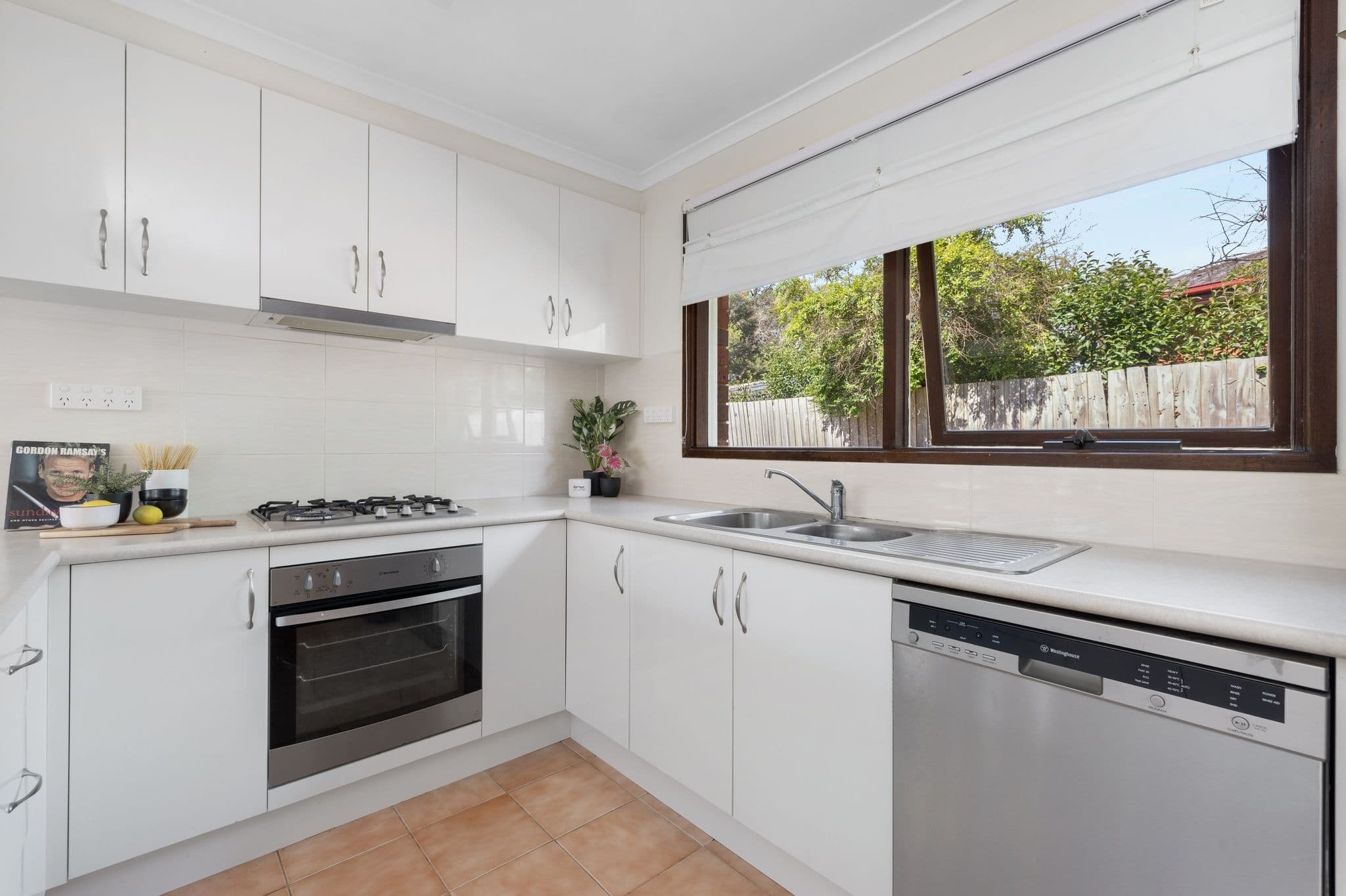 35 Upton Crescent, Narre Warren VIC 3805, Narre Warren - Thumbnail 5