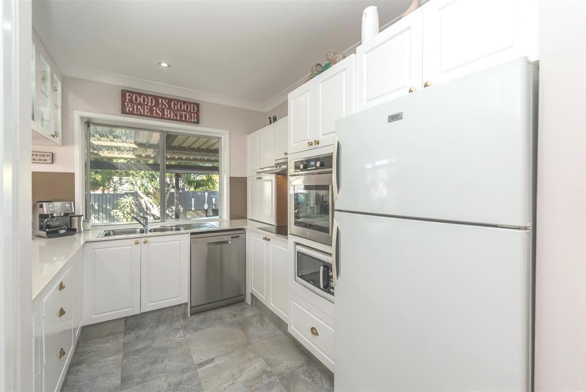 1 Crampton Court, PARKWOOD QLD 4214, Parkwood - Thumbnail 4