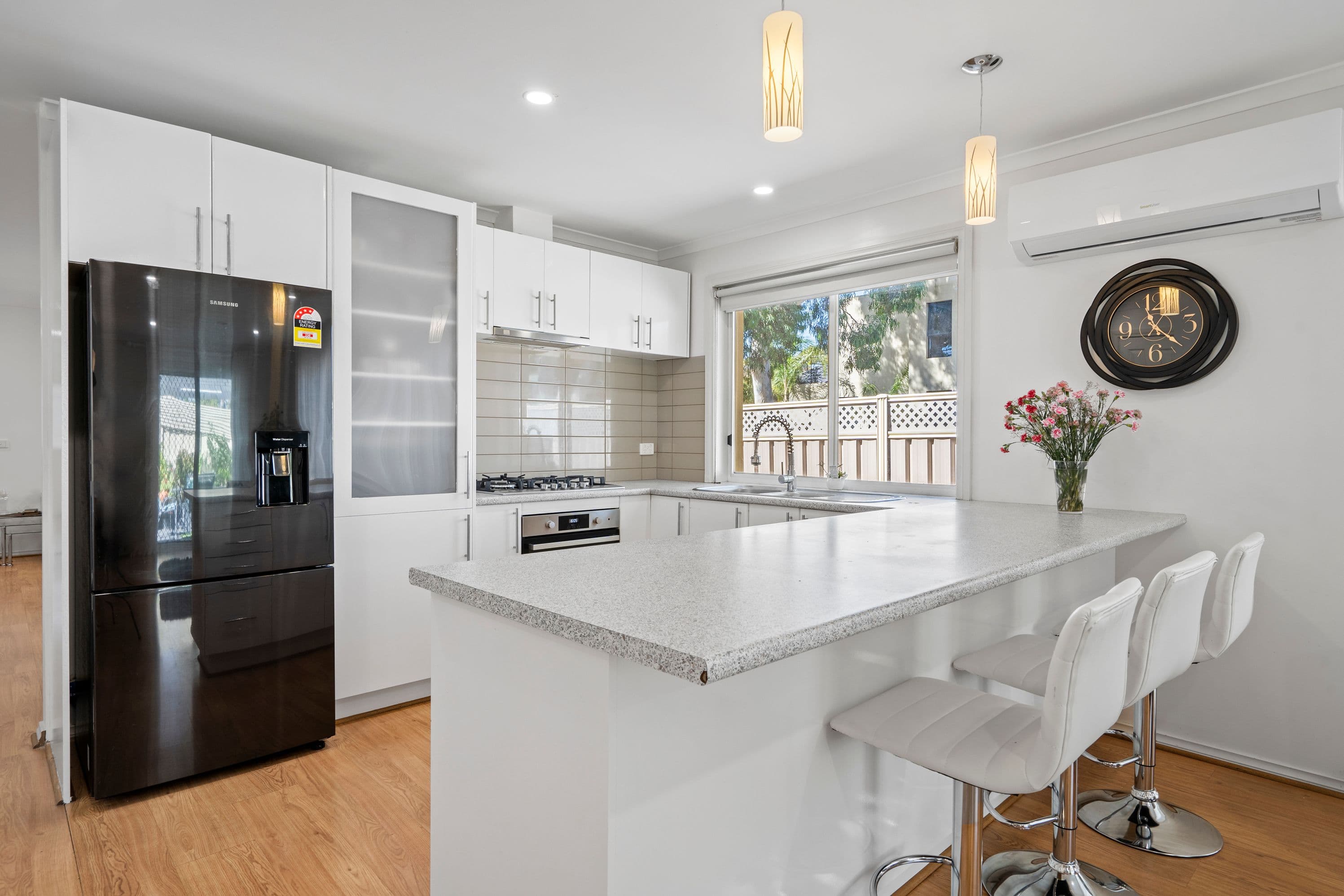 9 Bushmans Way, South Morang VIC 3752, South Morang - Thumbnail 2