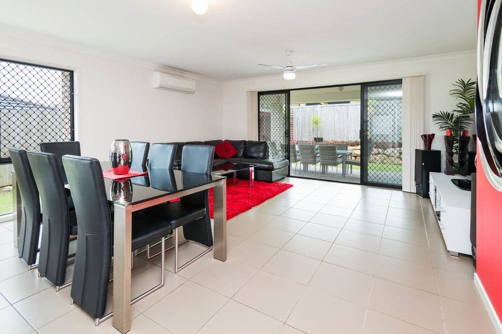 93 Wunburra Circle, Pacific Pines QLD 4211, Pacific Pines - Thumbnail 3