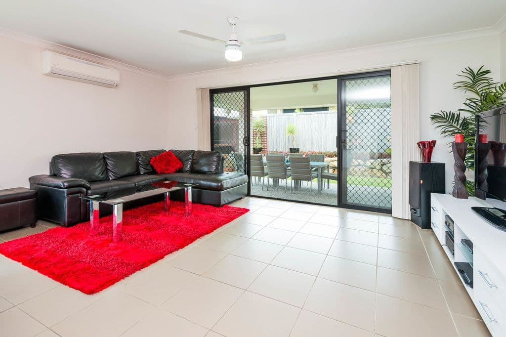 93 Wunburra Circle, Pacific Pines QLD 4211, Pacific Pines - Thumbnail 4
