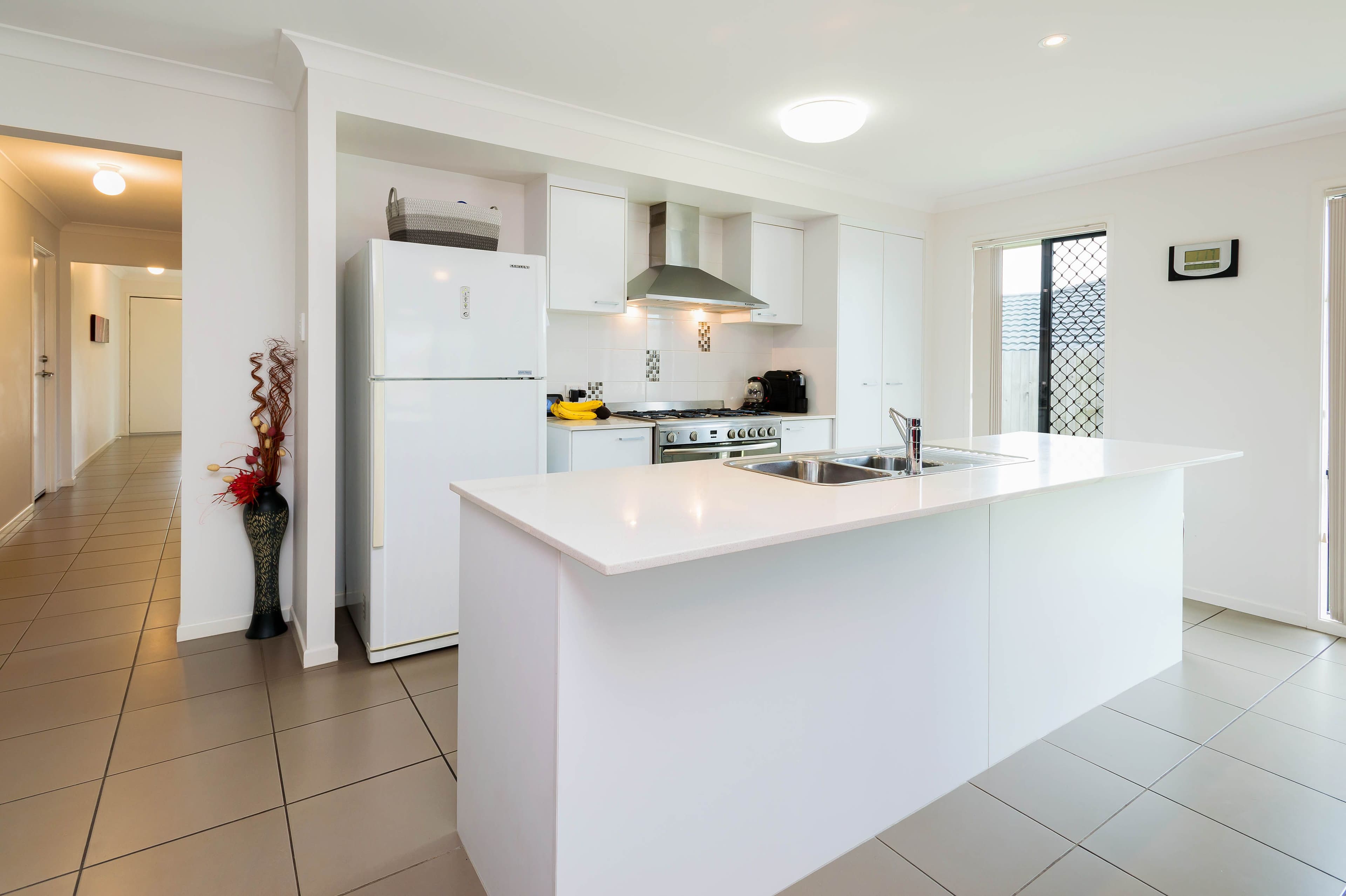 93 Wunburra Circle, Pacific Pines QLD 4211, Pacific Pines - Thumbnail 5