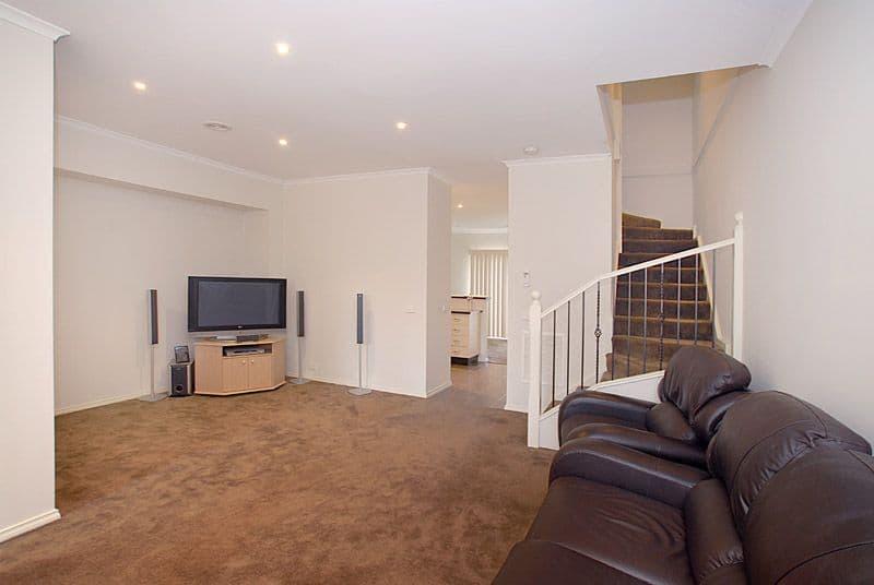 9 Houghton Drive, FERNTREE GULLY VIC 3156, Ferntree Gully - Thumbnail 2