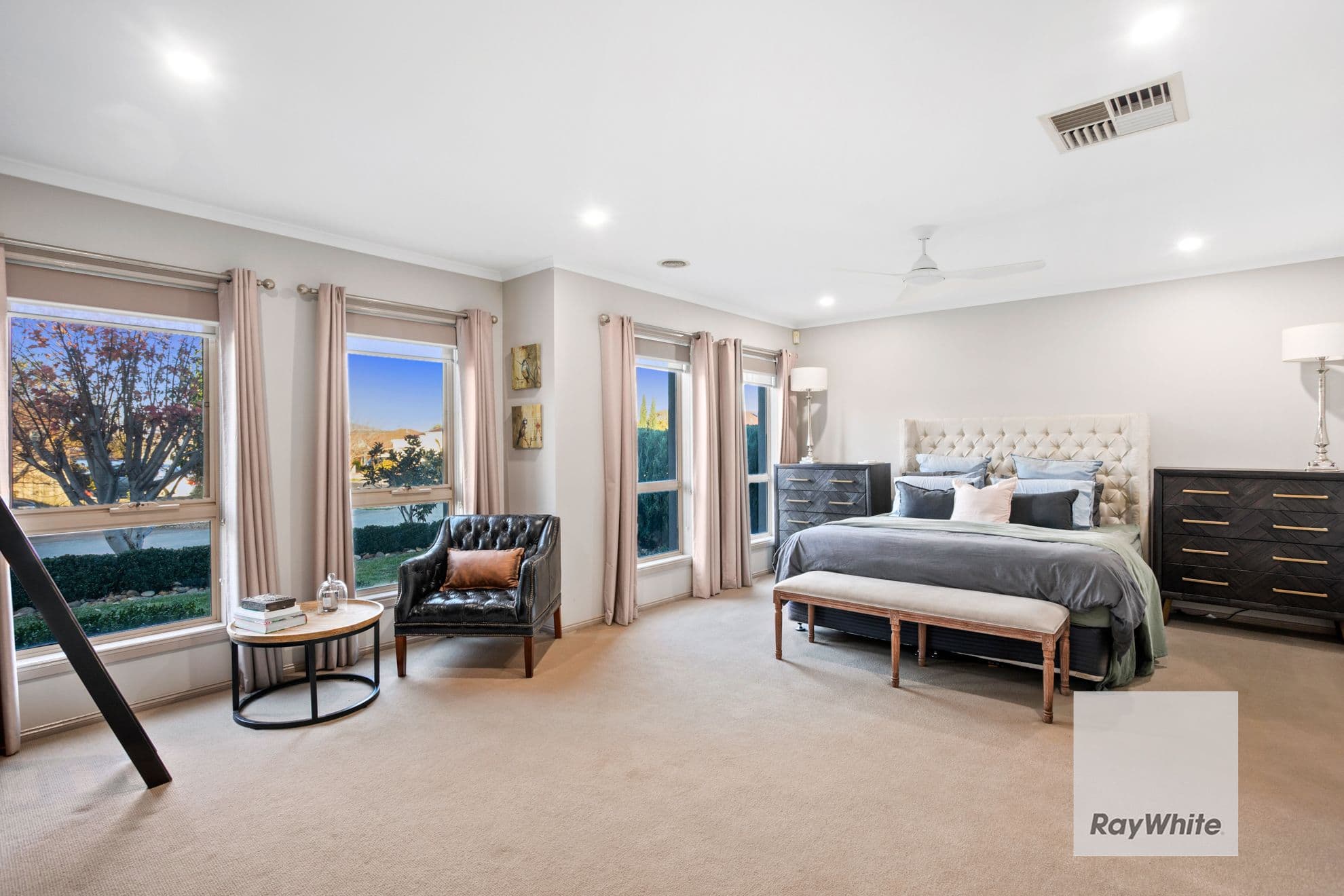 13 Jindabyne Avenue, Taylors Hill VIC 3037, Taylors Hill - Thumbnail 4