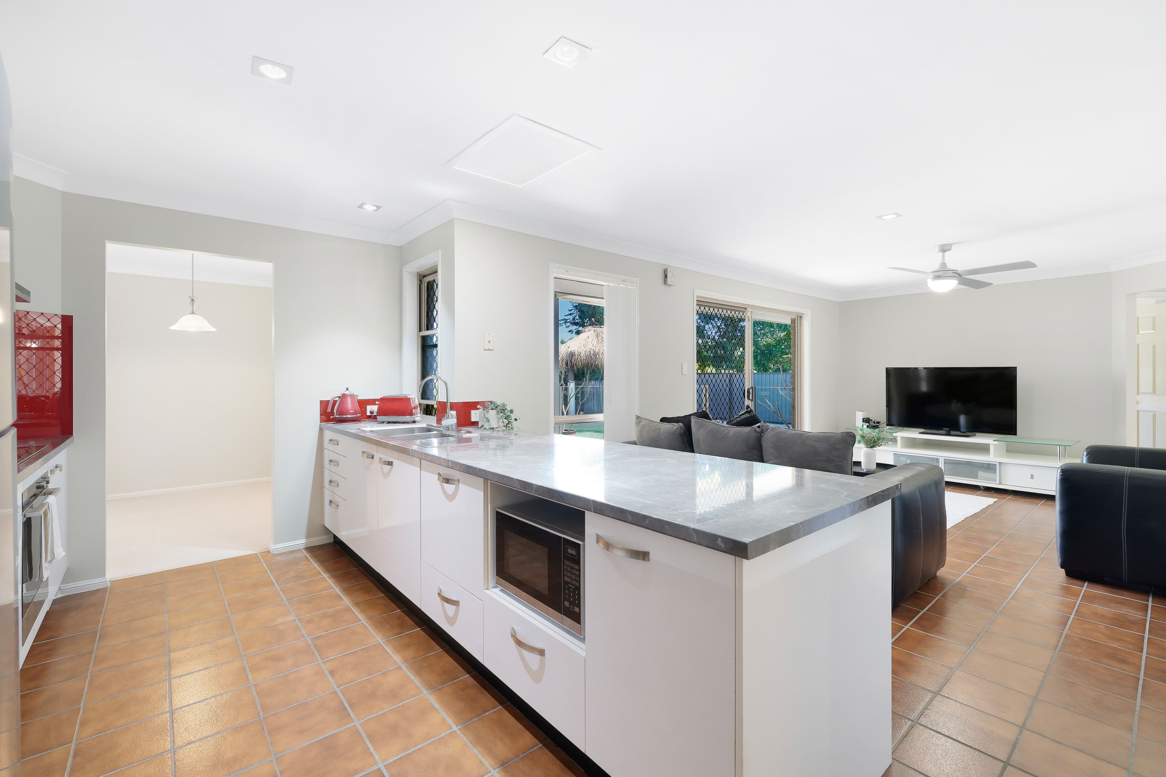 8 Singleton Court, Helensvale QLD 4212, Helensvale - Thumbnail 5