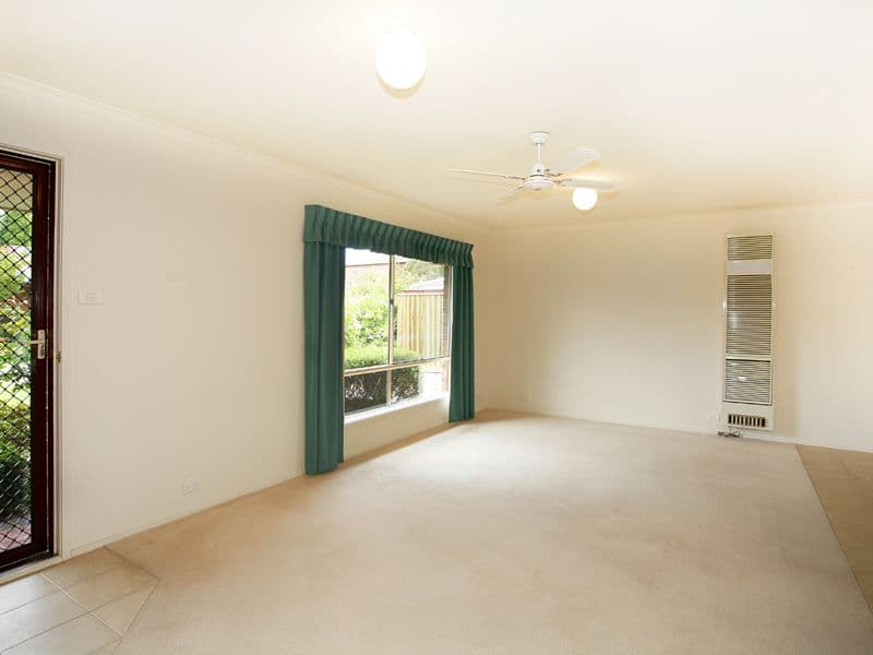 15 Sandon Circuit, FOREST HILL VIC 3131, Forest Hill - Thumbnail 2