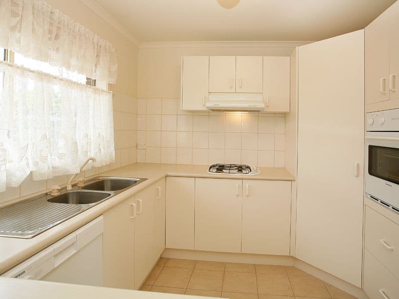 15 Sandon Circuit, FOREST HILL VIC 3131, Forest Hill - Thumbnail 4