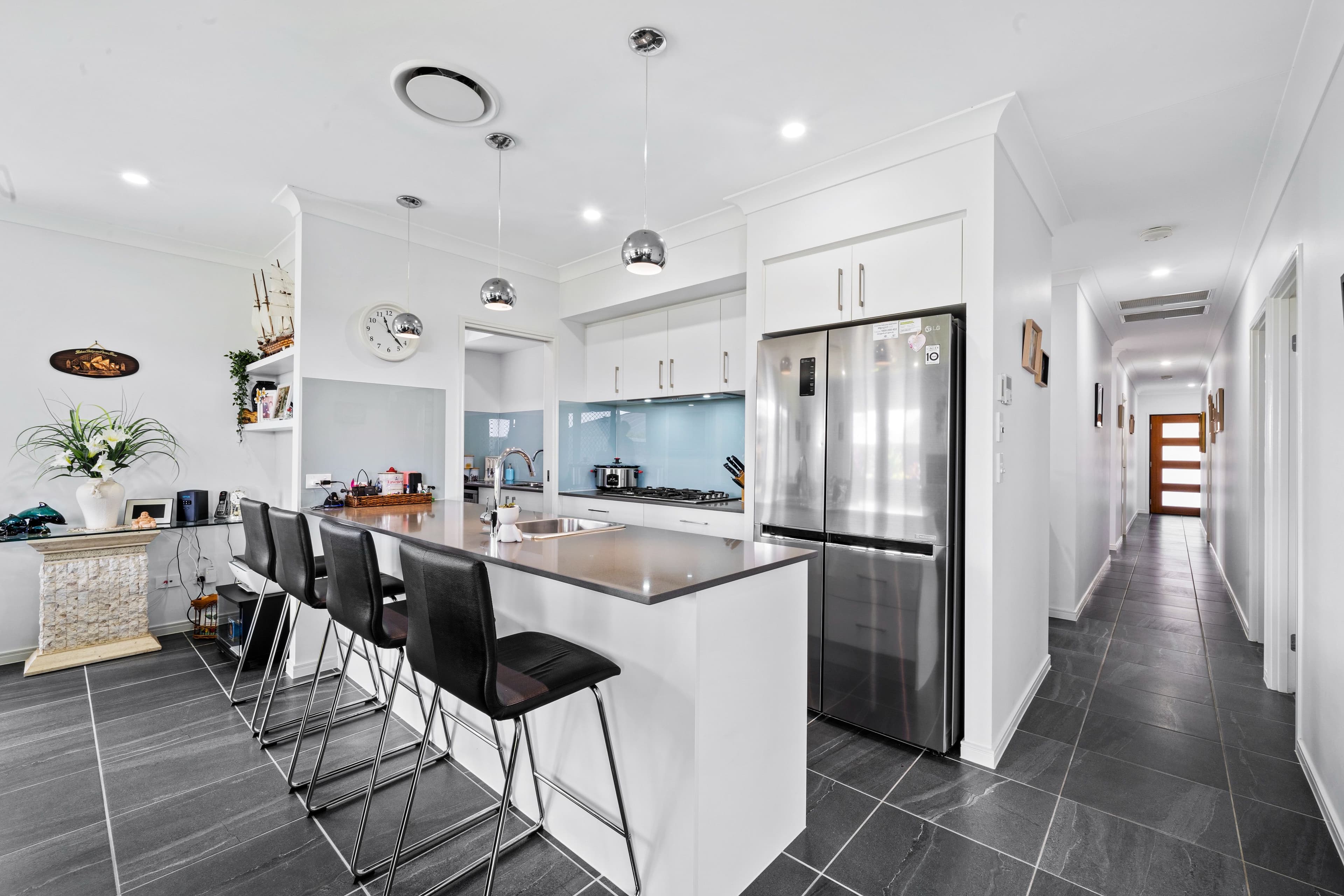 5 Samford Drive, Holmview QLD 4207, Holmview - Thumbnail 2