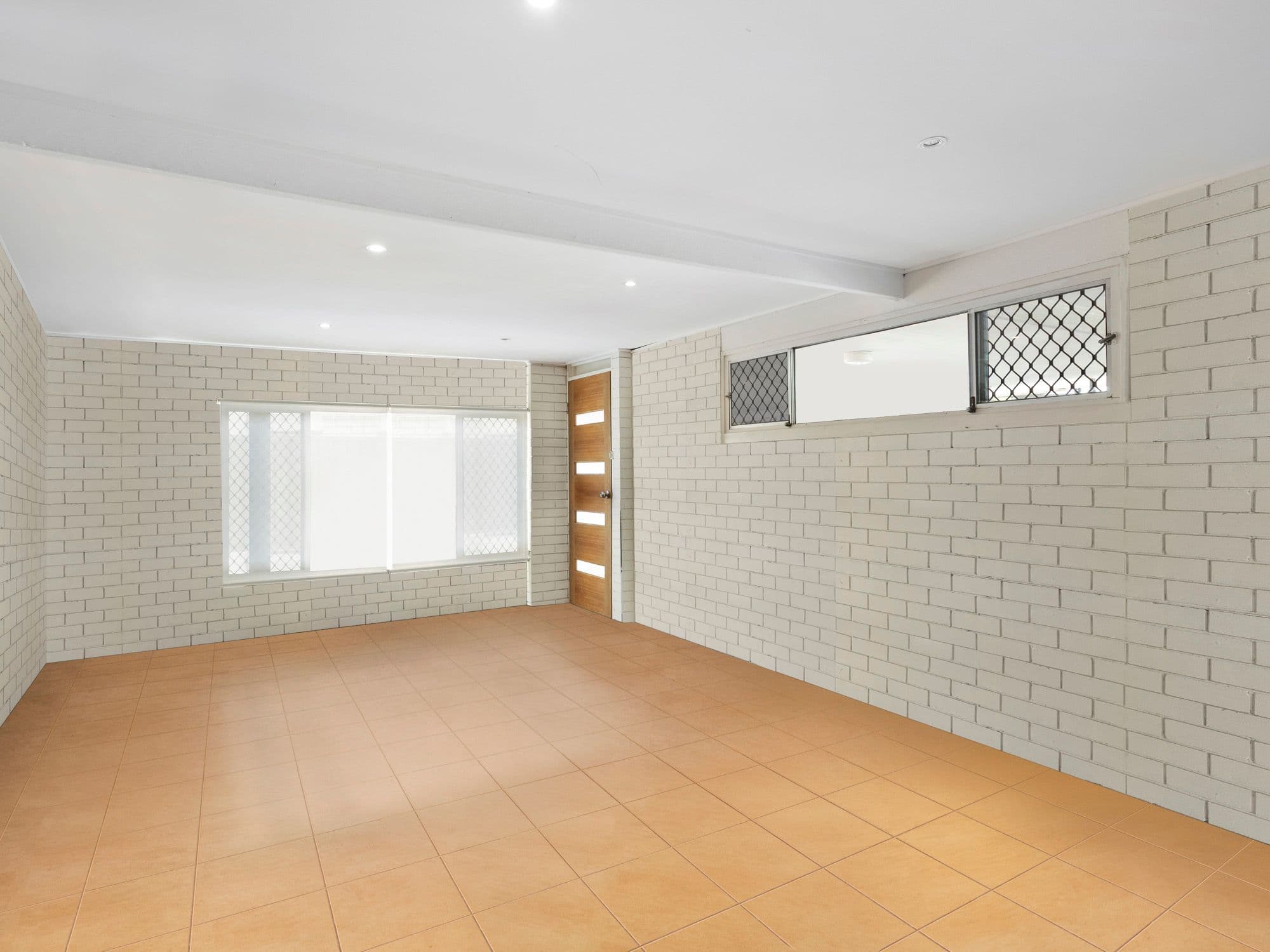 10 Jippi Avenue, Southport QLD 4215, Southport - Thumbnail 3