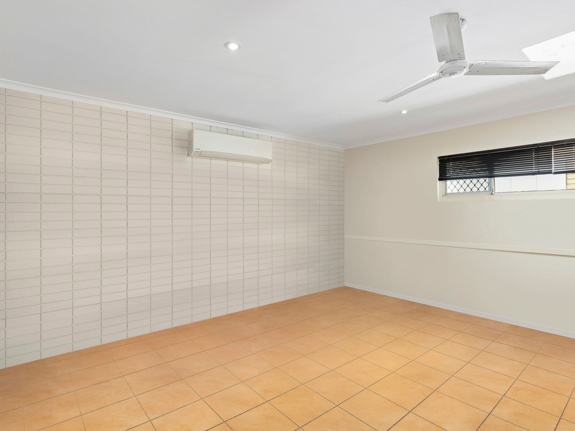 10 Jippi Avenue, Southport QLD 4215, Southport - Thumbnail 5