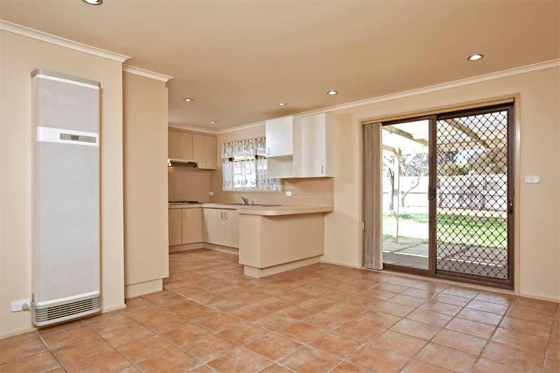 8 Ratcliffe Crescent, FLOREY ACT 2615, Florey - Thumbnail 5