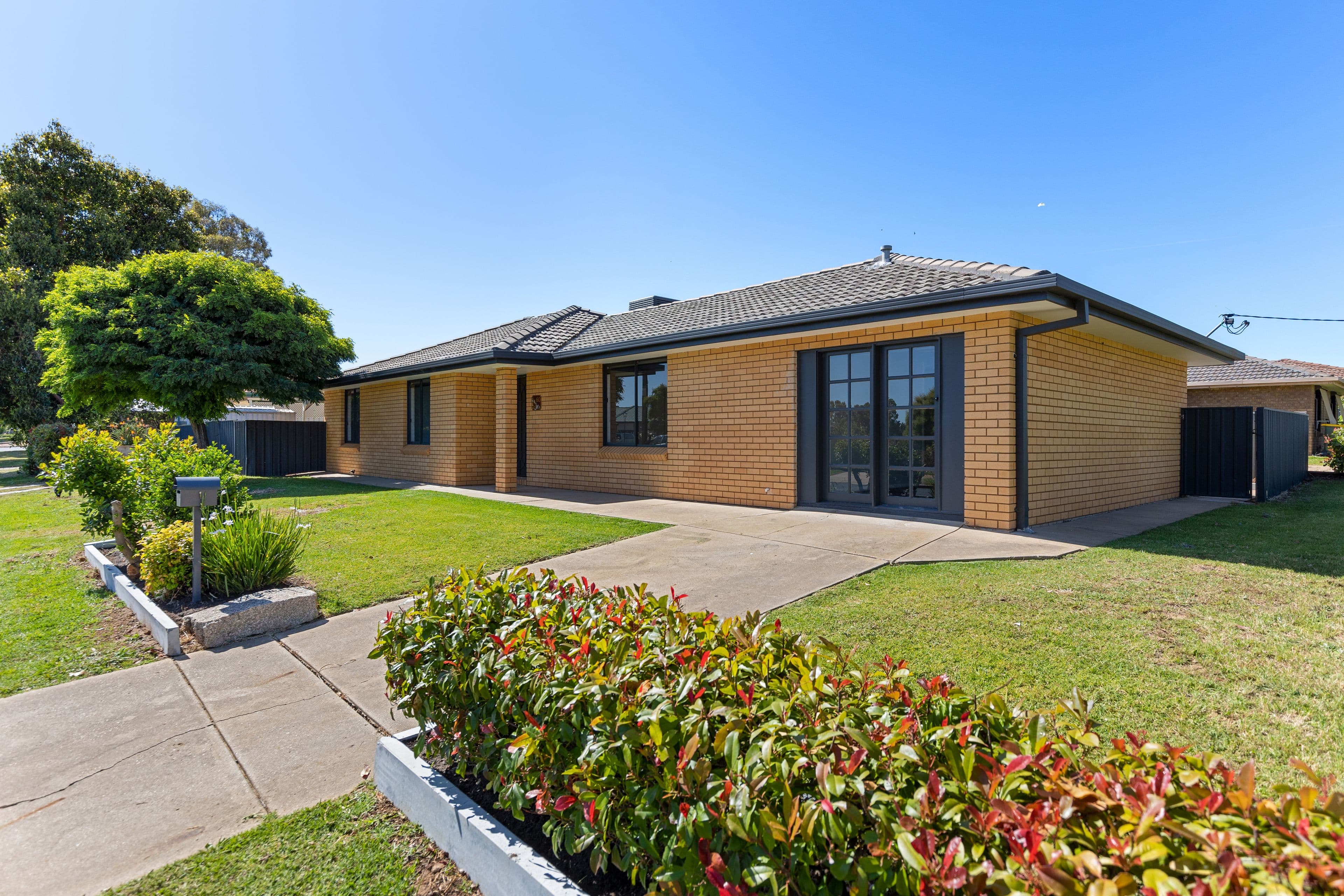 60 Elizabeth Avenue, FOREST HILL NSW 2651, Forest Hill - Image 1