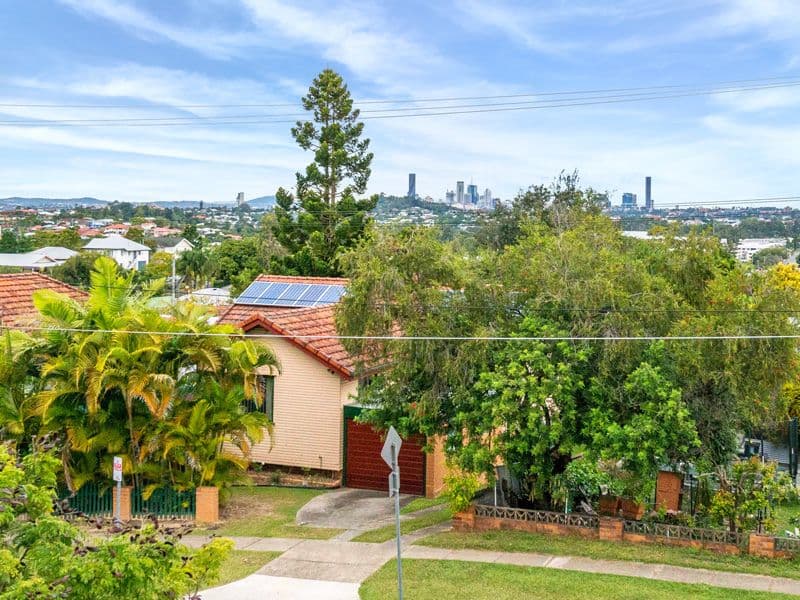 8 Wilgarning Street, Stafford Heights QLD 4053, Stafford - Thumbnail 2