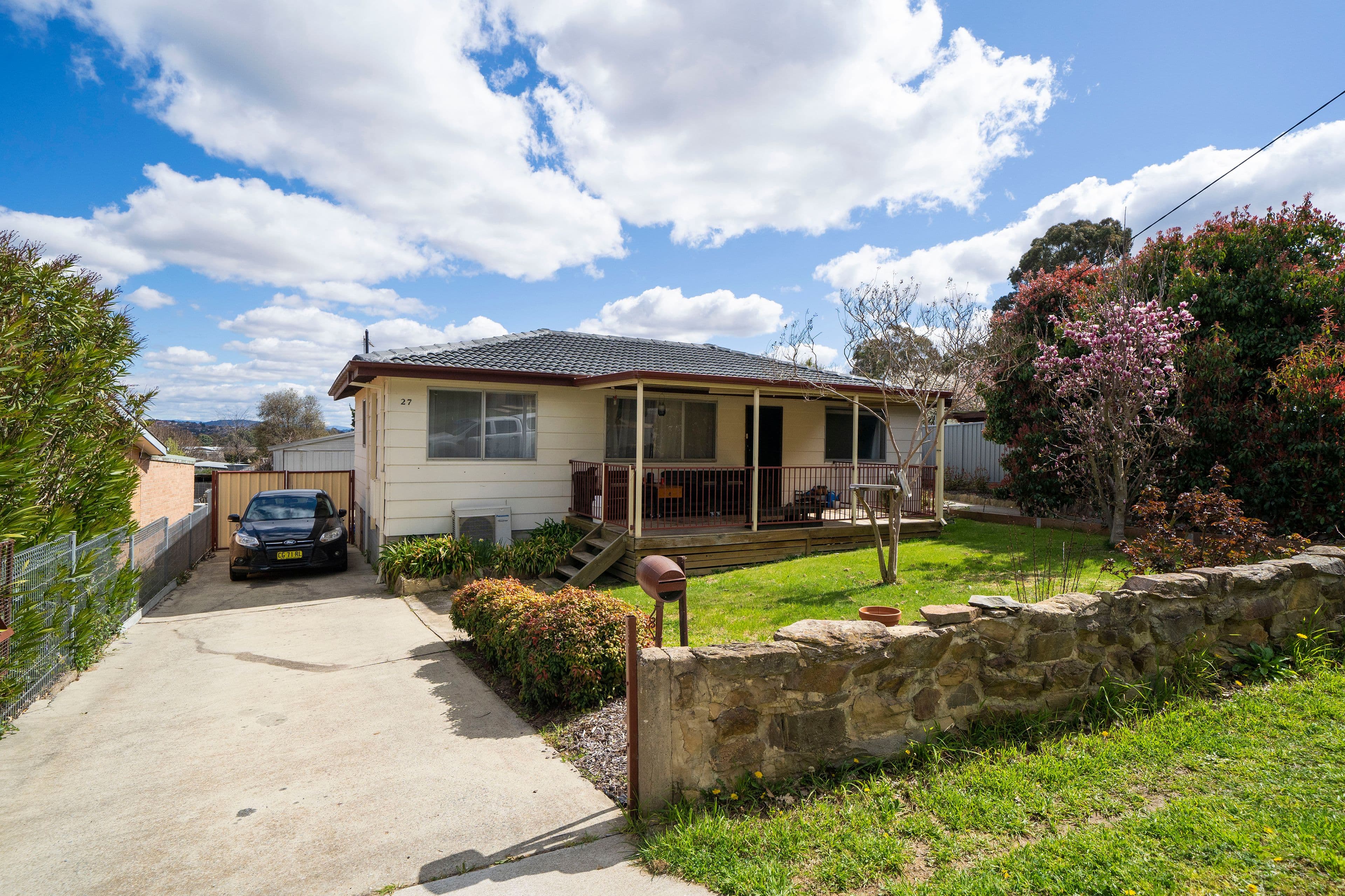 27a & 27b Elizabeth Cresent, Queanbeyan East NSW 2620, Queanbeyan East - Thumbnail 2