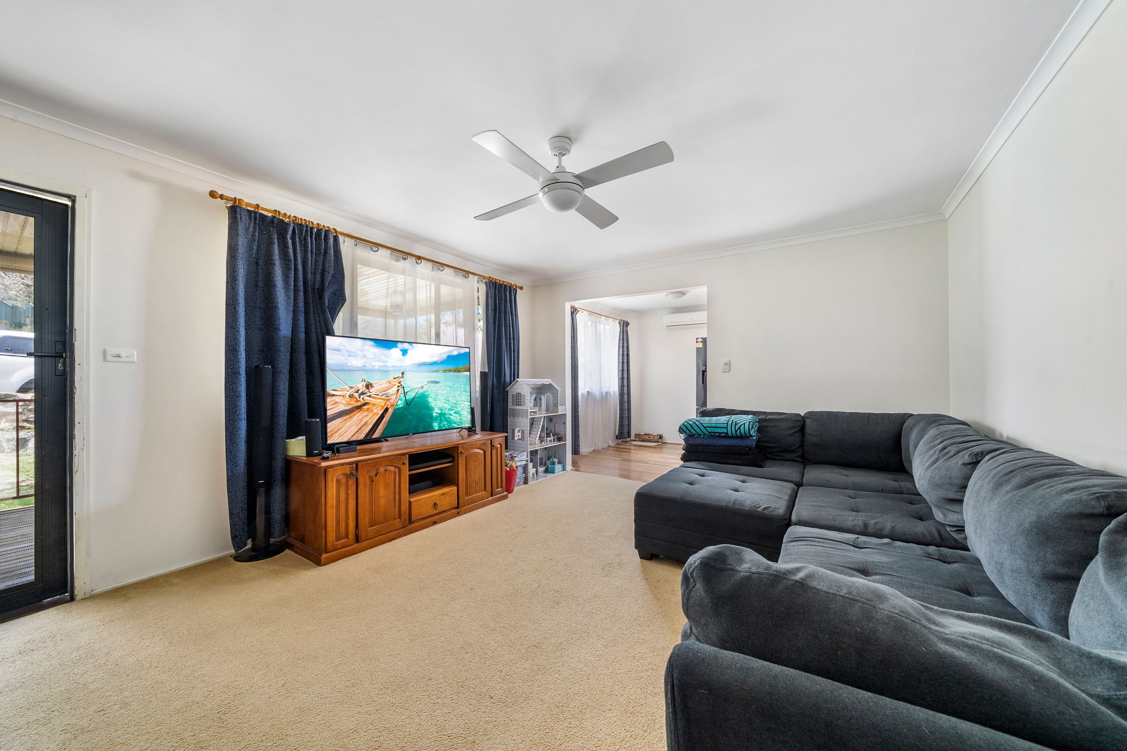 27a & 27b Elizabeth Cresent, Queanbeyan East NSW 2620, Queanbeyan East - Thumbnail 4
