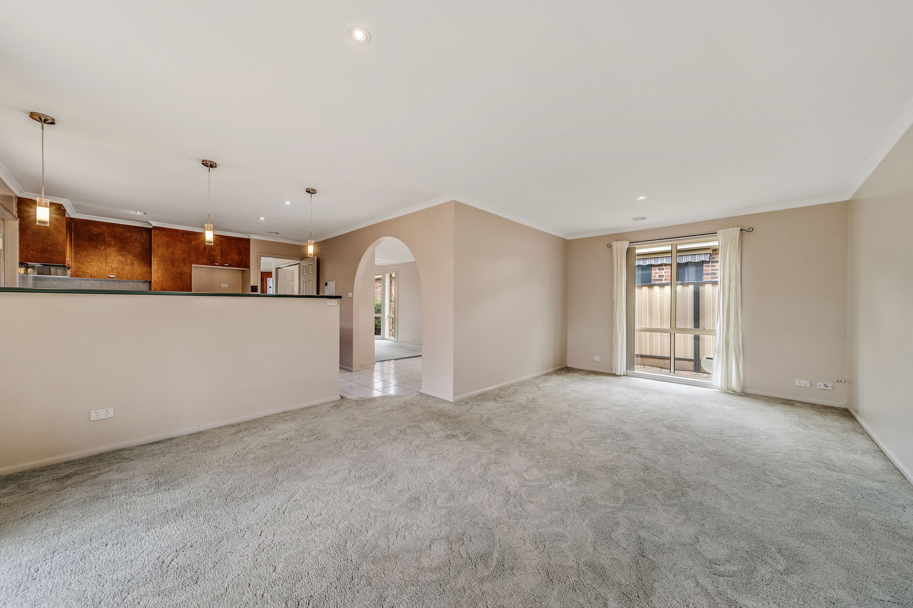 32 Jonsson Court, Dunlop ACT 2615, Dunlop - Thumbnail 2