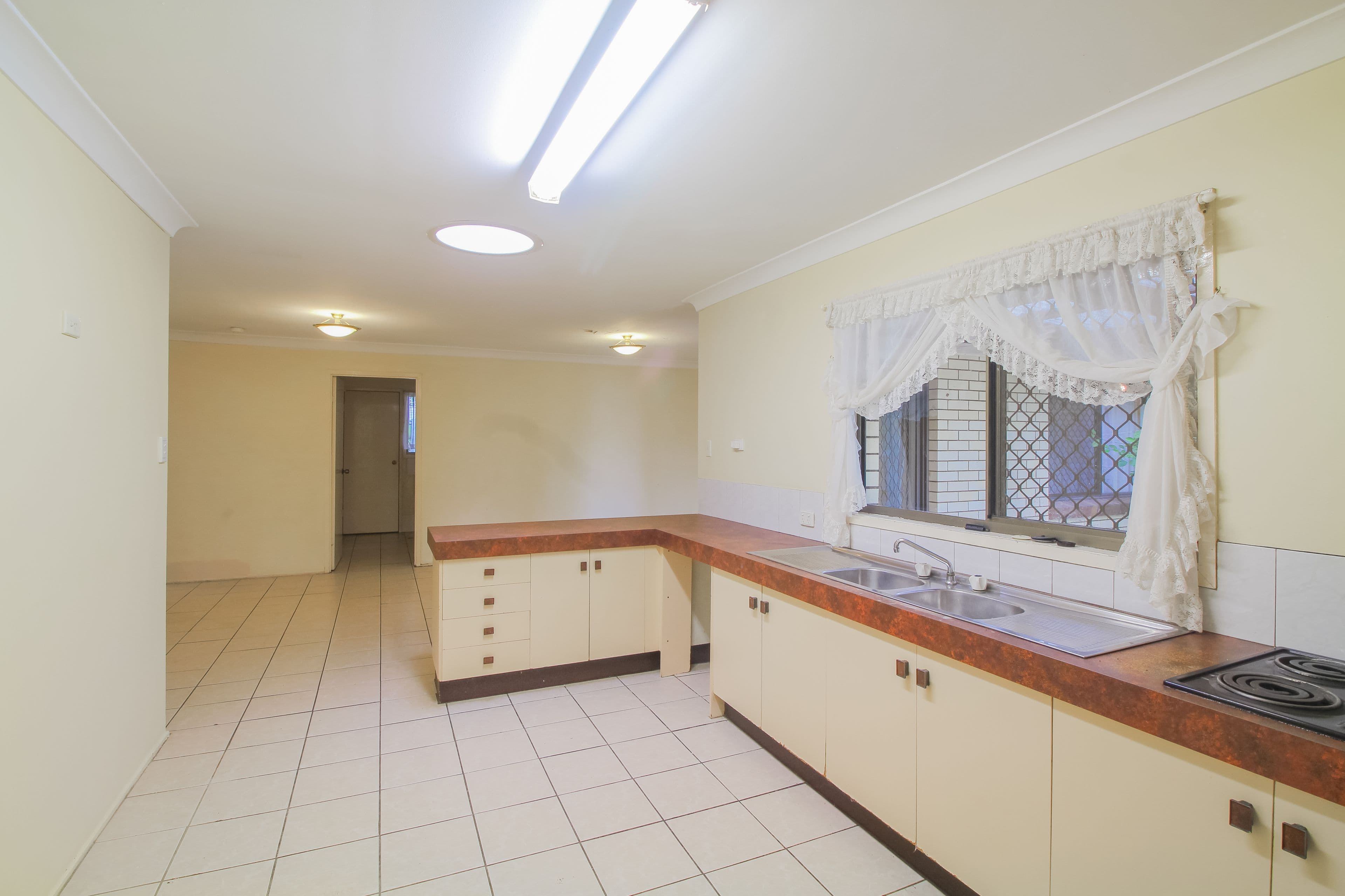 12 Ferguson Street, North Ipswich QLD 4305, North Ipswich - Thumbnail 5