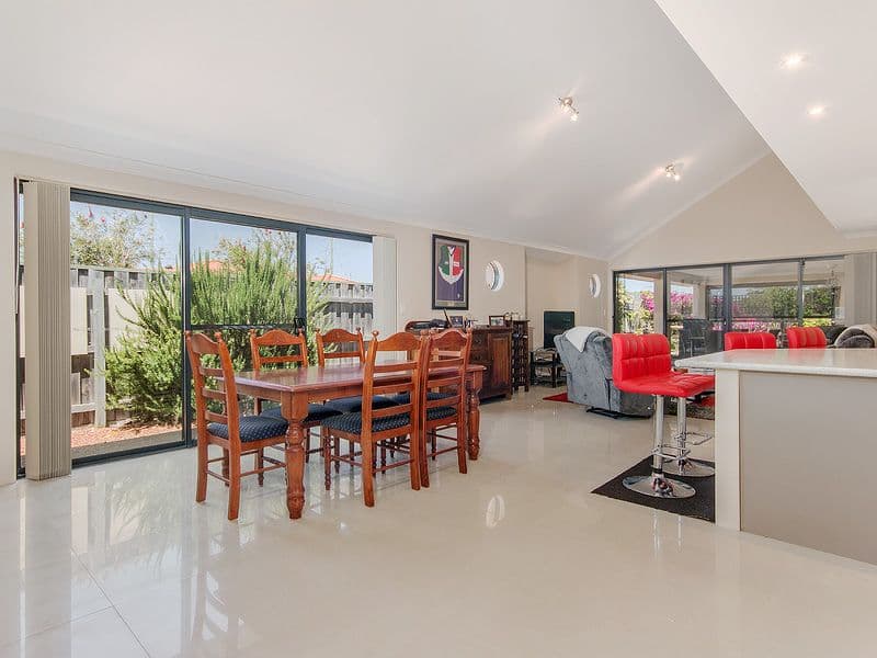 40 Rees Crescent, Rockingham WA 6168, Rockingham - Thumbnail 4