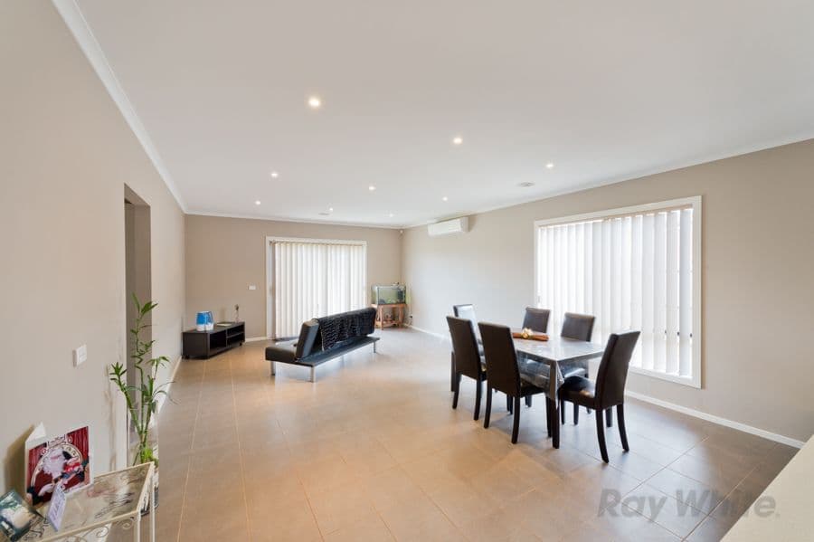 8 Spearfelt Street, KURUNJANG VIC 3337, Kurunjang - Thumbnail 3