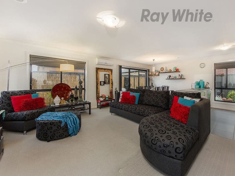 15 Michael Place, Point Cook VIC 3030, Point Cook - Thumbnail 2