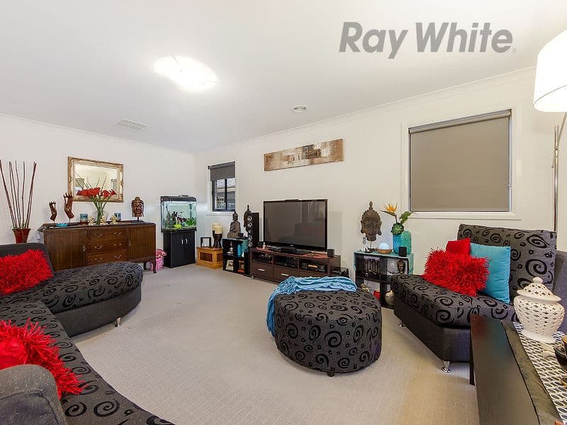 15 Michael Place, Point Cook VIC 3030, Point Cook - Thumbnail 3