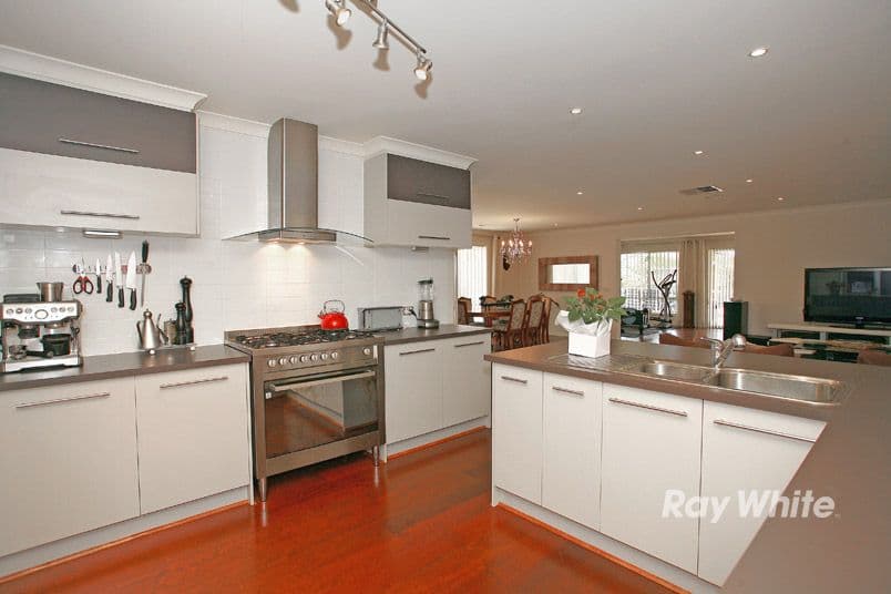39 Sussex Avenue, CRANBOURNE NORTH VIC 3977, Cranbourne North - Thumbnail 2