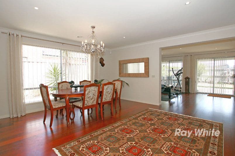 39 Sussex Avenue, CRANBOURNE NORTH VIC 3977, Cranbourne North - Thumbnail 4