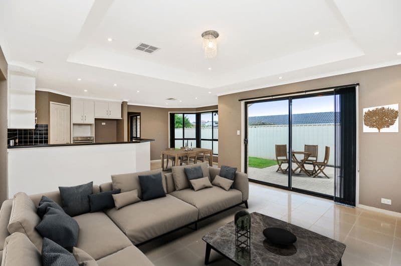26 Albany Way, Seaford Rise SA 5169, Seaford Rise - Thumbnail 2