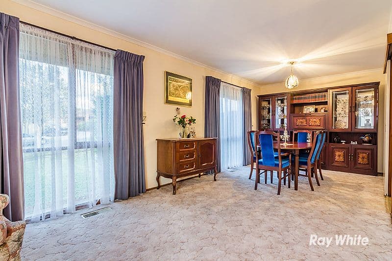 5 Salignus Court, Narre Warren VIC 3805, Narre Warren - Thumbnail 5