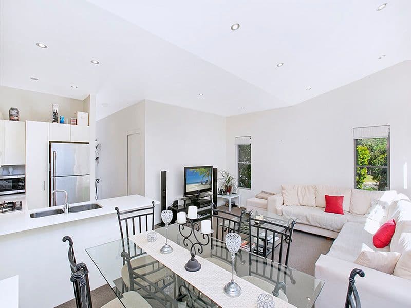 9 Fenton Avenue, CARINGBAH NSW 2229, Caringbah - Thumbnail 4
