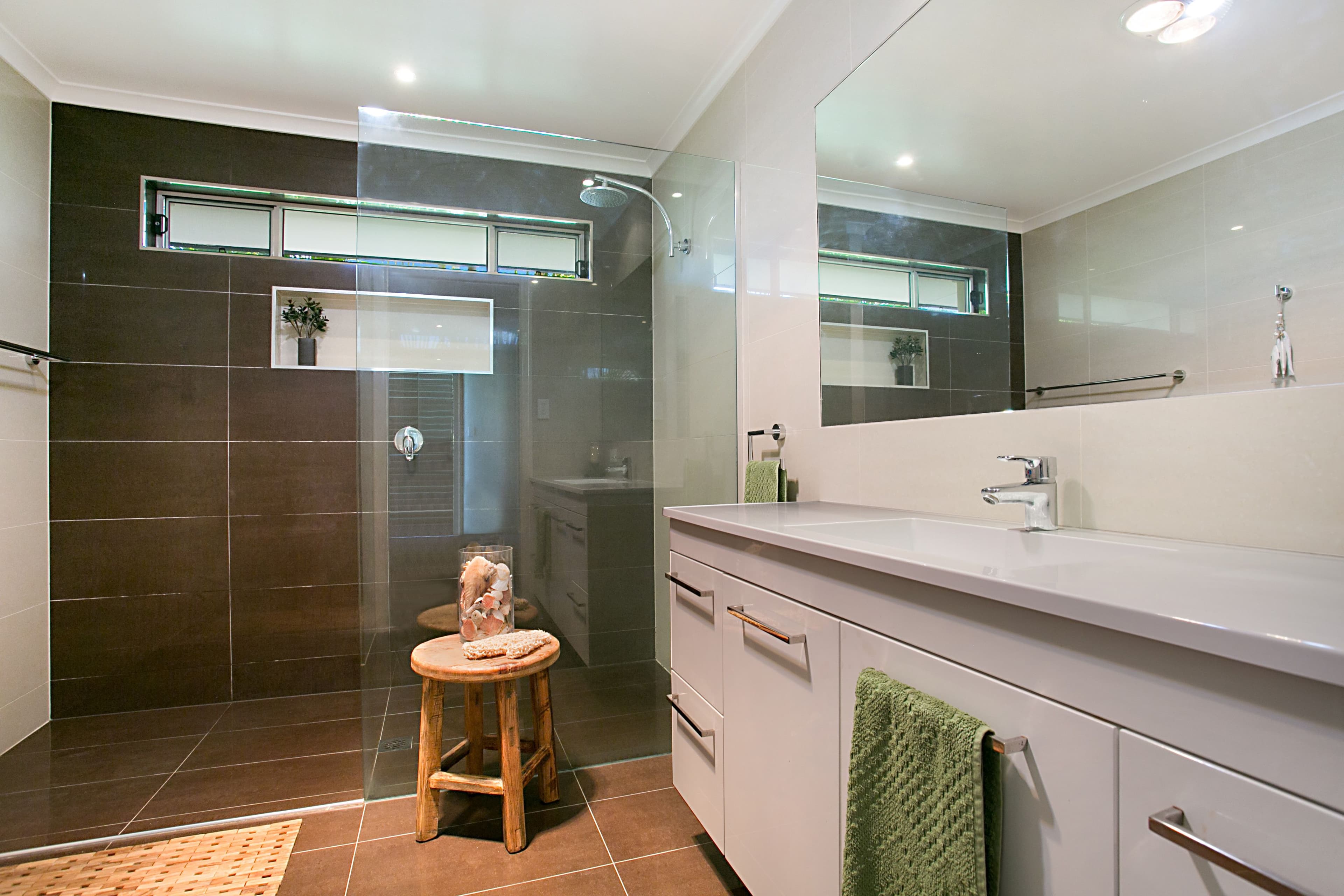 37 Auk Avenue, Burleigh Waters QLD 4220, Burleigh Waters - Thumbnail 6