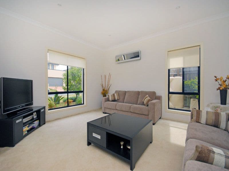 16 Hillcroft Place, BELMONT QLD 4153, Belmont - Thumbnail 2