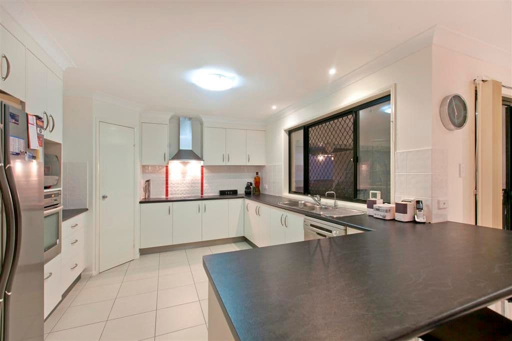19 Bryce Place, BIRKDALE QLD 4159, Birkdale - Thumbnail 6